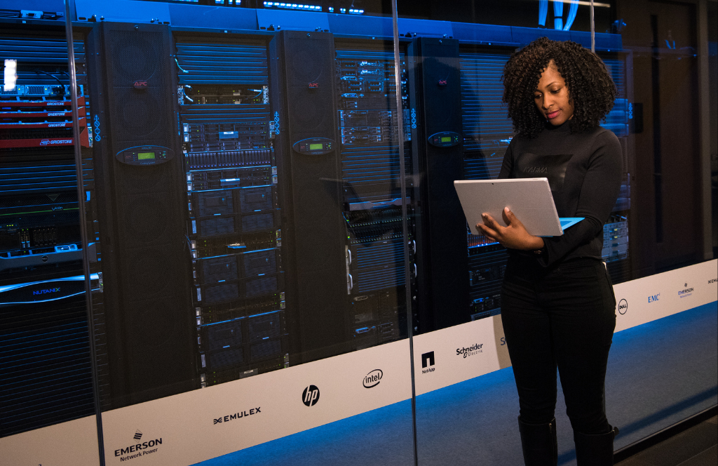 Integrating Cutting-Edge Technologies into Existing IT Infrastructures